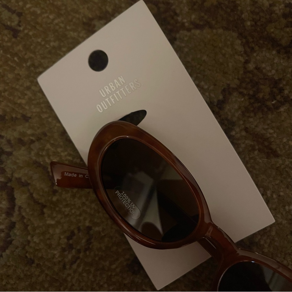Sunglasses - Picture 2 of 5